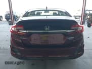 ✅ 2018 Honda Clarity Touring • VIN: JHMZC5F31JC004649 • Lot: 43645525. Wystawiony na IAAI z przebiegiem 55 671 mil. Bezpłatny archiwum sprzedaży aukcyjnych z USA i szczegółowy raport historii pojazdu na DreamBid. Zdjęcie 16.