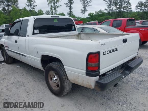 ✅ 2001 Dodge 1500 • VIN: 3B7HC13Y21M577029 • Lot: 42113953. Listed on IAAI with 329,493 mi. Free auction sales archive from the USA and detailed vehicle history report at DreamBid. Image 3.