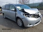 ✅ 2014 Toyota Sienna Limited • VIN: 5TDDK3DC0ES093771 • Лот: 43650332. Опубликован ранее на IAAI с пробегом 133 300 миль. Бесплатный доступ к архиву аукционных продаж из США и подробный отчёт об истории автомобиля на DreamBid. Изображение 1.