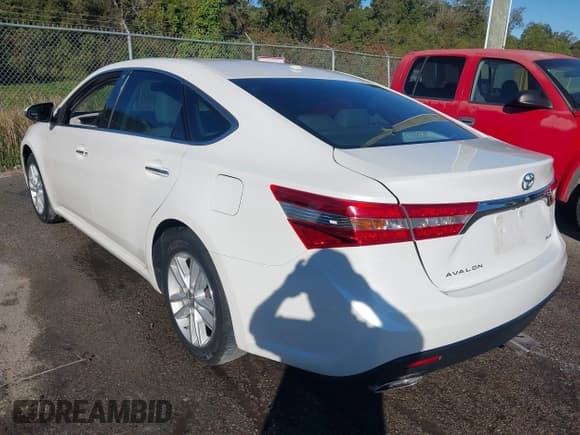 ✅ 2014 Toyota Avalon XLE Premium • VIN: 4T1BK1EB5EU080894 • Lot: 43591589. Listed on IAAI with 32,764 mi. Free auction sales archive from the USA and detailed vehicle history report at DreamBid. Image 3.