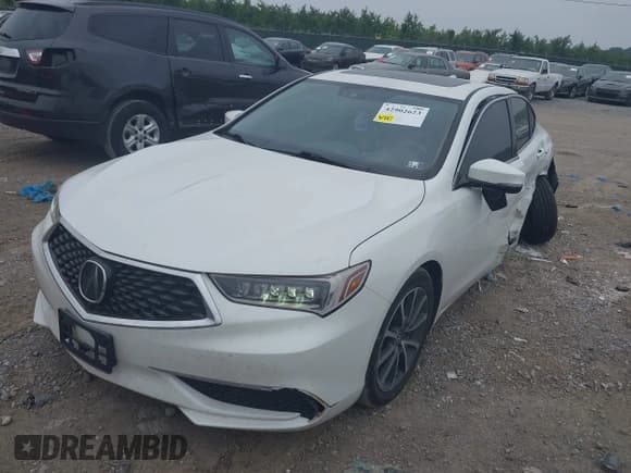 ✅ 2018 Acura TLX Technology • VIN: 19UUB3F5XJA004005 • Lot: 42902623. Listed on IAAI with 120,484 mi. Free auction sales archive from the USA and detailed vehicle history report at DreamBid. Image 2.