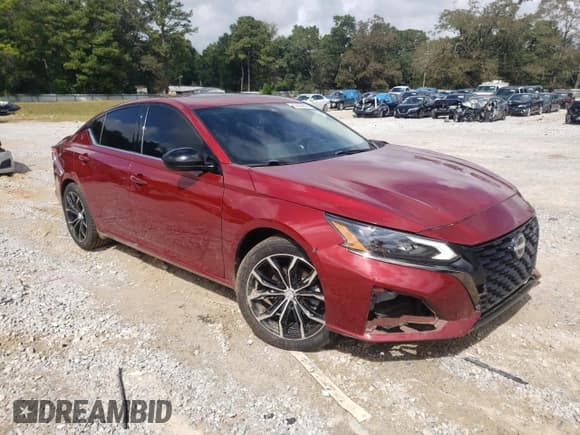 ✅ 2023 Nissan Altima SR • VIN: 1N4BL4CV4PN320388 • Lot: 85336845. Listed on Copart with 116,629 mi. Free auction sales archive from the USA and detailed vehicle history report at DreamBid. Image 4.