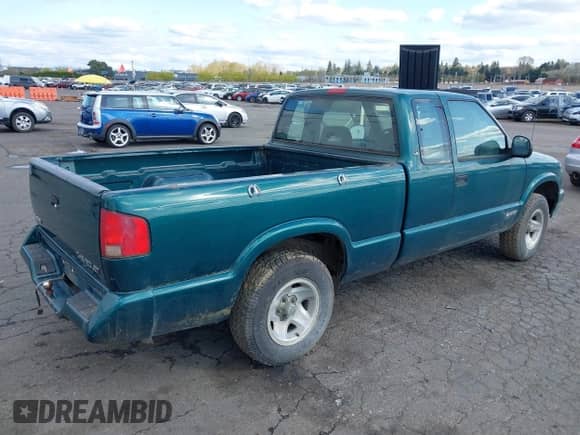 1997 Chevrolet S-10 LS с VIN 1GCCS19X4V8209750, выставлен на аукционе IAAI как лот 41935606 с пробегом 222 261 миль миль и . История ставок и продаж доступна на DreamBid. Изображение 4.