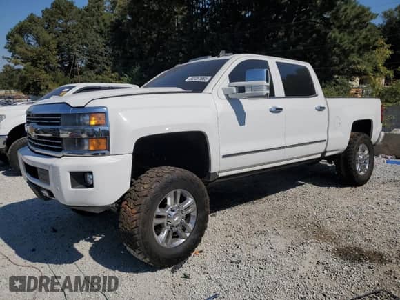 2019 Chevrolet Silverado 2500HD LTZ z VIN 1GC1KTEY6KF105690, wystawiony jako Copart lot #80487685 z przebiegiem 179 828 mil mil oraz Szkoda całkowita • Salvage title. Historia ofert i sprzedaży dostępna na DreamBid. Obrazek 1.