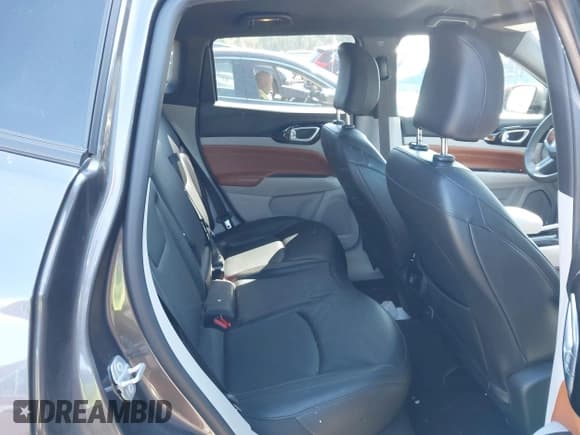 ✅ 2023 Jeep Compass Limited • VIN: 3C4NJDCN5PT505787 • Лот: 42145902. Опубликован ранее на IAAI с пробегом 12 302 миль. Бесплатный доступ к архиву аукционных продаж из США и подробный отчёт об истории автомобиля на DreamBid. Изображение 8.