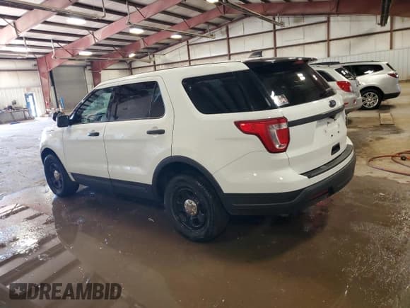 ✅ 2018 Ford Police Interceptor Utility • VIN: 1FM5K8AR2JGC74087 • Lot: 49157085. Wystawiony na Copart z przebiegiem 101 768 mil. Bezpłatny archiwum sprzedaży aukcyjnych z USA i szczegółowy raport historii pojazdu na DreamBid. Zdjęcie 2.