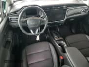 ✅ 2023 Chevrolet Bolt EV 2LT • VIN: 1G1FX6S07P4168932 • Lot: 54790844. Wystawiony na Copart z przebiegiem 667 mil. Bezpłatny archiwum sprzedaży aukcyjnych z USA i szczegółowy raport historii pojazdu na DreamBid. Zdjęcie 8.