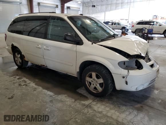 ✅ 2005 Dodge Caravan SXT • VIN: 2D4GP44L75R475148 • Lot: 92426965. Listed on Copart with 274,929 mi. Free auction sales archive from the USA and detailed vehicle history report at DreamBid. Image 4.