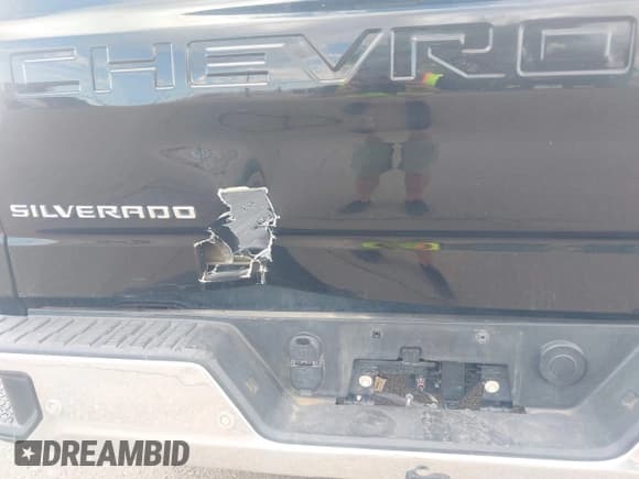 ✅ 2021 Chevrolet Silverado 1500 LTZ • VIN: 1GCUYGET2MZ332867 • Lot: 43314701. Wystawiony na IAAI z przebiegiem 68 138 mil. Bezpłatny archiwum sprzedaży aukcyjnych z USA i szczegółowy raport historii pojazdu na DreamBid. Zdjęcie 6.