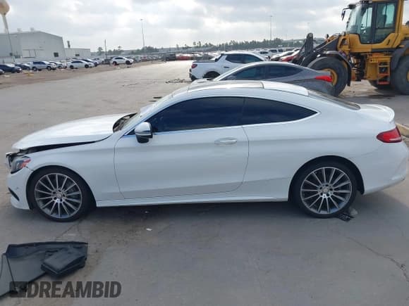 ✅ 2017 Mercedes-Benz C 300 • VIN: WDDWJ4JB2HF394954 • Lot: 42071770. Listed on IAAI with 94,804 mi. Free auction sales archive from the USA and detailed vehicle history report at DreamBid. Image 15.
