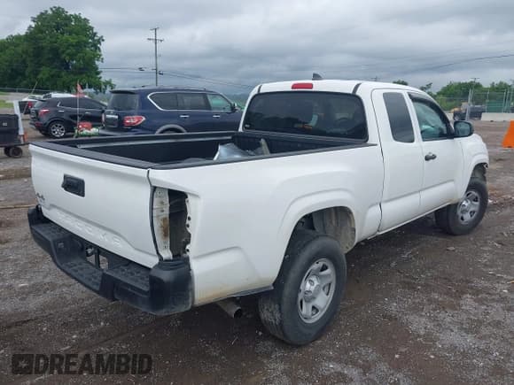 ✅ 2019 Toyota Tacoma SR • VIN: 5TFSX5EN7KX068666 • Лот: 42462039. Опубликован ранее на IAAI с пробегом 63 078 миль. Бесплатный доступ к архиву аукционных продаж из США и подробный отчёт об истории автомобиля на DreamBid. Изображение 4.