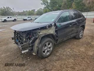 ✅ 2022 Toyota RAV4 XLE • VIN: 2T3P1RFV0NW257567 • Lot: 93639975. Wystawiony na Copart z przebiegiem 81 886 mil. Bezpłatny archiwum sprzedaży aukcyjnych z USA i szczegółowy raport historii pojazdu na DreamBid. Zdjęcie 1.