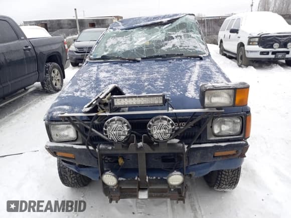 ✅ 1985 Toyota Pickup • VIN: JT4RN66D9F5073756 • Lot: 75156603. Listed on Copart with 216,757 mi. Free auction sales archive from the USA and detailed vehicle history report at DreamBid. Image 5.