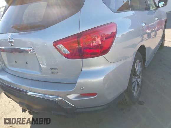 ✅ 2017 Nissan Pathfinder S • VIN: 5N1DR2MM7HC613660 • Лот: 43569180. Опубликован ранее на IAAI с пробегом 212 083 миль. Бесплатный доступ к архиву аукционных продаж из США и подробный отчёт об истории автомобиля на DreamBid. Изображение 18.