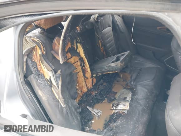 ✅ 2017 Alfa Romeo Giulia Ti • VIN: ZARFAEEN3H7550200 • Lot: 41902045. Listed on IAAI with Not provided. Free auction sales archive from the USA and detailed vehicle history report at DreamBid. Image 6.