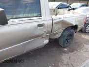 ✅ 2008 Ford Ranger XL • VIN: 1FTYR10D28PA78994 • Lot: 43386050. Wystawiony na IAAI z przebiegiem 219 770 mil. Bezpłatny archiwum sprzedaży aukcyjnych z USA i szczegółowy raport historii pojazdu na DreamBid. Zdjęcie 6.