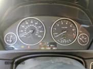 ✅ 2015 BMW 3 Series 328i • VIN: WBA3A5C52FF608409 • Lot: 93168885. Wystawiony na Copart z przebiegiem 112 047 mil. Bezpłatny archiwum sprzedaży aukcyjnych z USA i szczegółowy raport historii pojazdu na DreamBid. Zdjęcie 9.