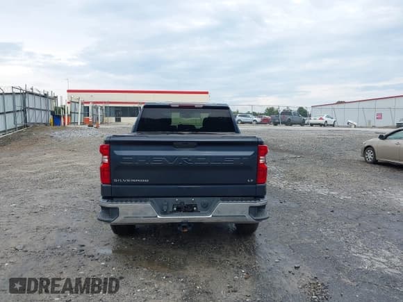 ✅ 2020 Chevrolet Silverado 1500 LT • VIN: 1GCPWCED6LZ120671 • Lot: 43306666. Wystawiony na IAAI z przebiegiem 136 149 mil. Bezpłatny archiwum sprzedaży aukcyjnych z USA i szczegółowy raport historii pojazdu na DreamBid. Zdjęcie 16.