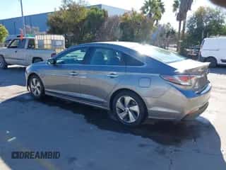 2017 Hyundai Sonata z VIN KMHE14L26HA074323, wystawiony jako IAAI lot #43610223 z przebiegiem 160 950 mil mil oraz . Historia ofert i sprzedaży dostępna na DreamBid. Obrazek 3.