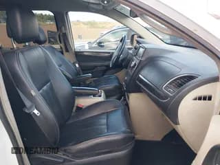 ✅ 2014 Chrysler Town & Country Touring • VIN: 2C4RC1BG7ER435819 • Lot: 43200591. Wystawiony na IAAI z przebiegiem 223 910 mil. Bezpłatny archiwum sprzedaży aukcyjnych z USA i szczegółowy raport historii pojazdu na DreamBid. Zdjęcie 5.