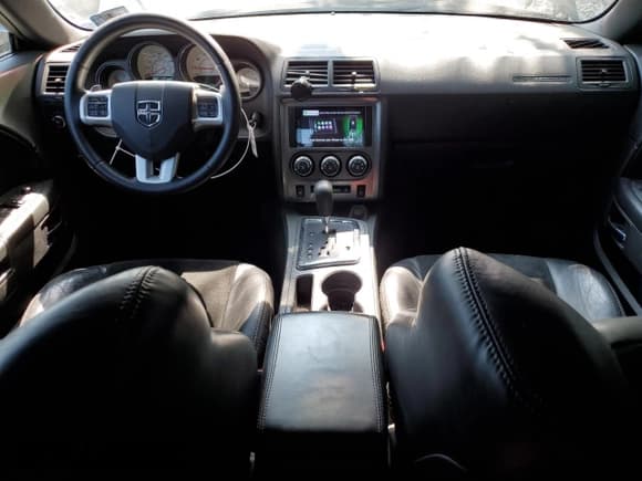 ✅ 2014 Dodge Challenger R/T 100th Anniversary Appearance • VIN: 2C3CDYBT8EH137458 • Lot: 70853314. Wystawiony na Copart z przebiegiem 61 411 mil. Bezpłatny archiwum sprzedaży aukcyjnych z USA i szczegółowy raport historii pojazdu na DreamBid. Zdjęcie 8.