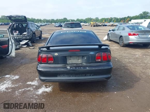 ✅ 1996 Ford Mustang GT • VIN: 1FALP42X8TF182645 • Lot: 42818188. Wystawiony na IAAI z przebiegiem 54 528 mil. Bezpłatny archiwum sprzedaży aukcyjnych z USA i szczegółowy raport historii pojazdu na DreamBid. Zdjęcie 16.