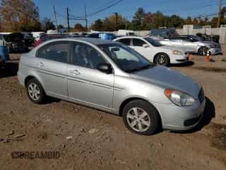 2008 Hyundai Accent GLS z VIN KMHCN46C48U275975, wystawiony jako Copart lot #76607524 z przebiegiem 84 400 mil mil oraz Szkoda całkowita • Salvage title. Historia ofert i sprzedaży dostępna na DreamBid. Obrazek 4.