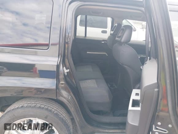 ✅ 2008 Jeep Patriot Sport • VIN: 1J8FT28W28D760935 • Лот: 43387374. Опубликован ранее на IAAI с пробегом 151 345 миль. Бесплатный доступ к архиву аукционных продаж из США и подробный отчёт об истории автомобиля на DreamBid. Изображение 8.