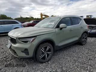 ✅ 2024 Volvo XC40 Core Bright Theme • VIN: YV4L12UK3R2326956 • Lot: 80790325. Listed on Copart with 25,311 mi. Free auction sales archive from the USA and detailed vehicle history report at DreamBid. Image 1.
