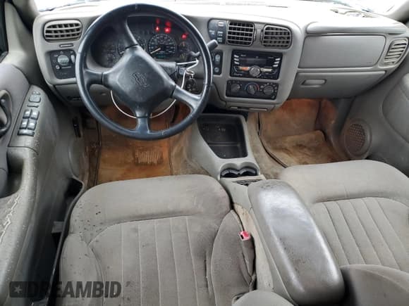 ✅ 2004 Chevrolet Blazer LS • VIN: 1GNDT13X24K155822 • Lot: 88064095. Wystawiony na Copart z przebiegiem 164 975 mil. Bezpłatny archiwum sprzedaży aukcyjnych z USA i szczegółowy raport historii pojazdu na DreamBid. Zdjęcie 8.