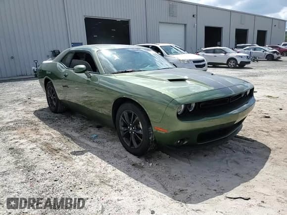 ✅ 2023 Dodge Challenger SXT • VIN: 2C3CDZGG0PH565870 • Lot: 71253634. Wystawiony na Copart z przebiegiem 11 094 mil. Bezpłatny archiwum sprzedaży aukcyjnych z USA i szczegółowy raport historii pojazdu na DreamBid. Zdjęcie 14.