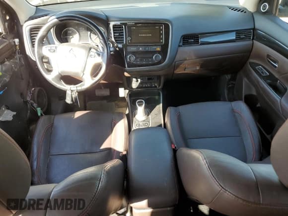 ✅ 2018 Mitsubishi Outlander SEL • VIN: JA4J24A50JZ030056 • Лот: 81905775. Опубликован ранее на Copart с пробегом 72 752 миль. Бесплатный доступ к архиву аукционных продаж из США и подробный отчёт об истории автомобиля на DreamBid. Изображение 8.