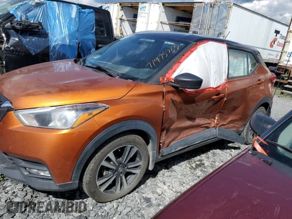 ✅ 2018 Nissan Kicks S • VIN: 3N1CP5CU9JL530821 • Lot: 71975755. Wystawiony na Copart z przebiegiem 136 031 mil. Bezpłatny archiwum sprzedaży aukcyjnych z USA i szczegółowy raport historii pojazdu na DreamBid. Zdjęcie 1.
