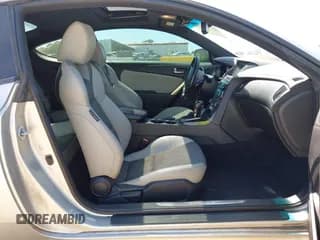 ✅ 2013 Hyundai Genesis Coupe Premium • VIN: KMHHT6KD9DU102257 • Lot: 42344326. Wystawiony na IAAI z przebiegiem 103 806 mil. Bezpłatny archiwum sprzedaży aukcyjnych z USA i szczegółowy raport historii pojazdu na DreamBid. Zdjęcie 5.