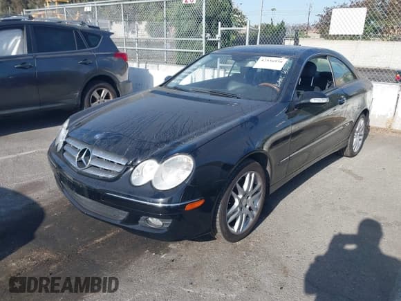 ✅ 2009 Mercedes-Benz CLK 350 • VIN: WDBTJ56H29F268626 • Lot: 42536938. Listed on IAAI with 135,612 mi. Free auction sales archive from the USA and detailed vehicle history report at DreamBid. Image 2.