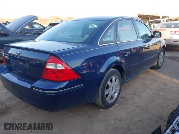 ✅ 2005 Ford Five Hundred SE • VIN: 1FAFP23195G137240 • Lot: 43618020. Wystawiony na IAAI z przebiegiem 134 719 mil. Bezpłatny archiwum sprzedaży aukcyjnych z USA i szczegółowy raport historii pojazdu na DreamBid. Zdjęcie 4.