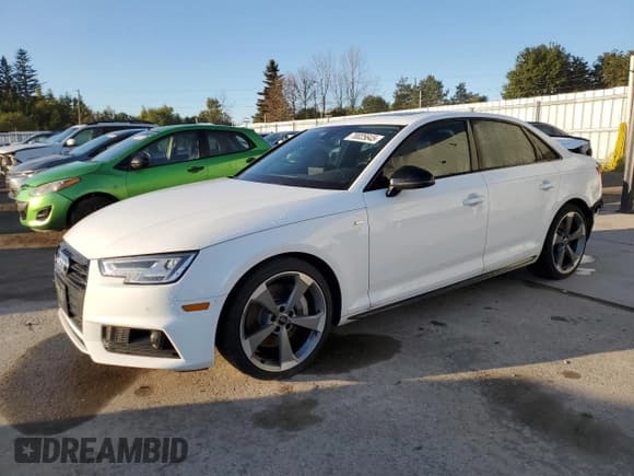 ✅ 2018 Audi A4 Prestige • VIN: WAUFNAF47JA082927 • Лот: 70025645. Опубликован ранее на Copart с пробегом 73 605 миль. Бесплатный доступ к архиву аукционных продаж из США и подробный отчёт об истории автомобиля на DreamBid. Изображение 1.