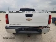 ✅ 2009 Chevrolet Silverado 2500HD Work Truck • VIN: 1GCHC49K29E109971 • Лот: 54607675. Опубликован ранее на Copart с пробегом 306 048 миль. Бесплатный доступ к архиву аукционных продаж из США и подробный отчёт об истории автомобиля на DreamBid. Изображение 6.