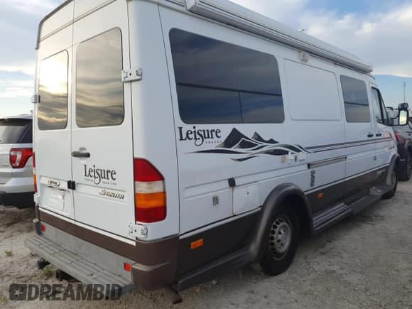 ✅ 2004 Dodge Sprinter • VIN: WD2PD744345627663 • Lot: 75661144. Listed on Copart with Not provided. Free auction sales archive from the USA and detailed vehicle history report at DreamBid. Image 3.