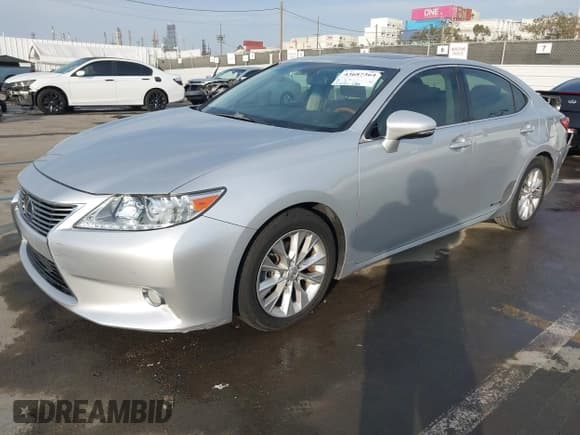 ✅ 2013 Lexus ES 300h • VIN: JTHBW1GG6D2009133 • Lot: 43687364. Wystawiony na IAAI z przebiegiem 145 085 mil. Bezpłatny archiwum sprzedaży aukcyjnych z USA i szczegółowy raport historii pojazdu na DreamBid. Zdjęcie 17.
