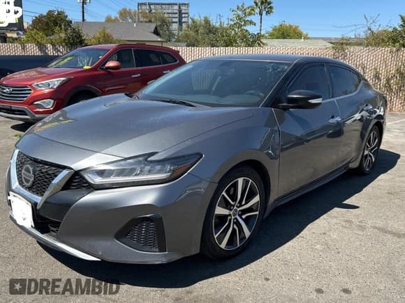 ✅ 2019 Nissan Maxima Platinum • VIN: 1N4AA6AV9KC360826 • Lot: 71081625. Wystawiony na Copart z przebiegiem 120 786 mil. Bezpłatny archiwum sprzedaży aukcyjnych z USA i szczegółowy raport historii pojazdu na DreamBid. Zdjęcie 2.