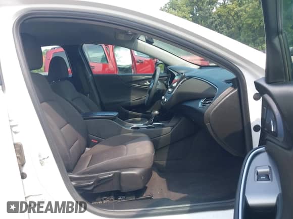 2020 Chevrolet Malibu LT with VIN 1G1ZD5ST3LF116500, listed as a IAAI auction lot 42922844 with 112,589 mi miles and . Bid and sale history available at DreamBid. Image 5.