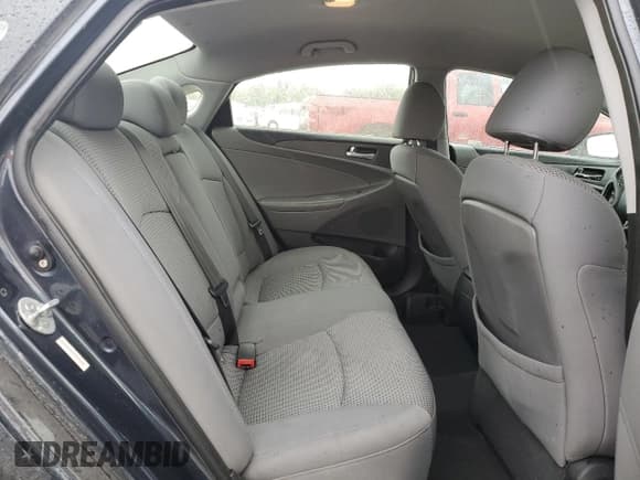 ✅ 2011 Hyundai Sonata GLS • VIN: 5NPEB4AC7BH041358 • Lot: 72346294. Listed on Copart with 199,407 mi. Free auction sales archive from the USA and detailed vehicle history report at DreamBid. Image 10.