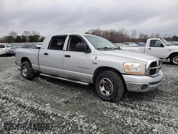 ✅ 2006 Dodge 2500 SLT • VIN: 3D7KR29D76G208385 • Lot: 83878954. Wystawiony na Copart z przebiegiem 232 323 mil. Bezpłatny archiwum sprzedaży aukcyjnych z USA i szczegółowy raport historii pojazdu na DreamBid. Zdjęcie 4.