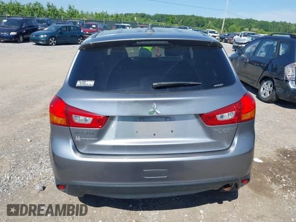 ✅ 2017 Mitsubishi Outlander ES • VIN: JA4AR3AU3HZ000427 • Lot: 42242515. Listed on IAAI with 106,093 mi. Free auction sales archive from the USA and detailed vehicle history report at DreamBid. Image 16.