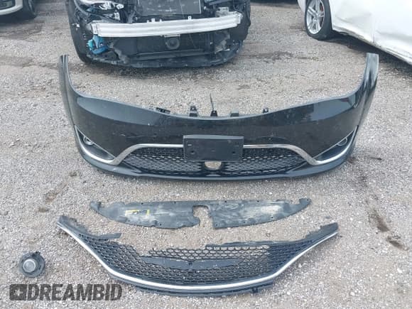 ✅ 2020 Chrysler Pacifica Hybrid Limited • VIN: 2C4RC1N75LR105539 • Лот: 42693774. Опубликован ранее на IAAI с пробегом 97 310 миль. Бесплатный доступ к архиву аукционных продаж из США и подробный отчёт об истории автомобиля на DreamBid. Изображение 12.