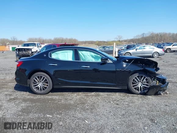 ✅ 2018 Maserati Ghibli S Q4 • VIN: ZAM57YTA3J1299947 • Лот: 41933437. Опубликован ранее на IAAI с пробегом 13 966 миль. Бесплатный доступ к архиву аукционных продаж из США и подробный отчёт об истории автомобиля на DreamBid. Изображение 13.