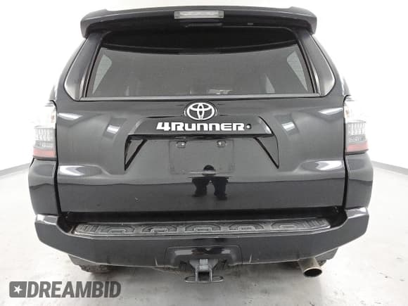 ✅ 2019 Toyota 4Runner SR5 • VIN: JTEZU5JR8K5196731 • Lot: 83859865. Listed on Copart with 178,118 mi. Free auction sales archive from the USA and detailed vehicle history report at DreamBid. Image 6.