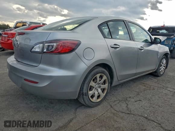 ✅ 2013 Mazda 3 i SV • VIN: JM1BL1TG7D1832885 • Lot: 95386915. Wystawiony na Copart z przebiegiem 143 839 mil. Bezpłatny archiwum sprzedaży aukcyjnych z USA i szczegółowy raport historii pojazdu na DreamBid. Zdjęcie 3.