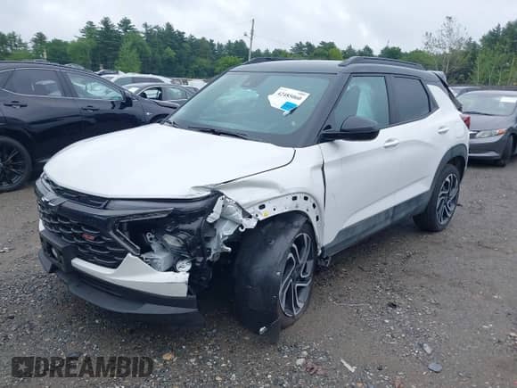 2025 Chevrolet TrailBlazer RS с VIN KL79MUSLXSB042240, выставлен на аукционе IAAI как лот 42485060 с пробегом 6 141 миль миль и . История ставок и продаж доступна на DreamBid. Изображение 2.